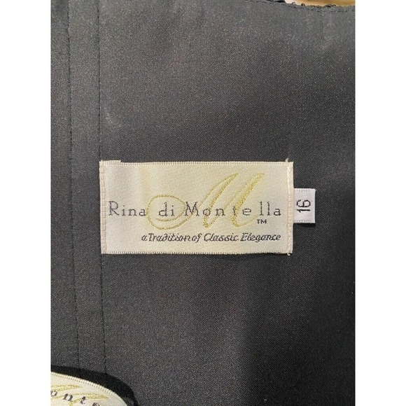 Rina di Montella - Special Occasion Lace off shoulder Maxi dress Size 16 $1325 - Picture 6 of 9